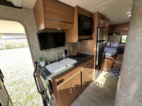 Used 2014 Mercedes-Benz Sprinter 3500 image 27