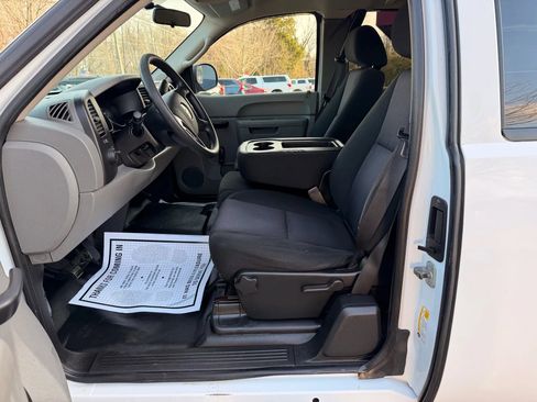 Used 2010 Chevrolet Silverado 1500 W/T image 9