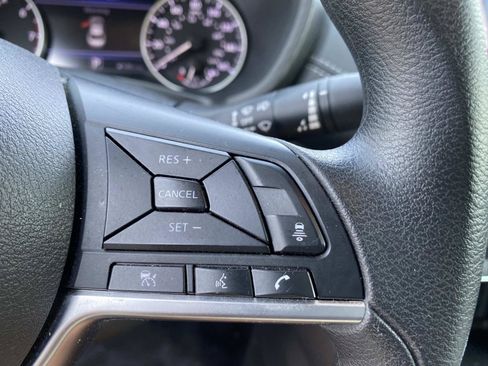 Used 2024 Nissan Sentra SV FWD image 16