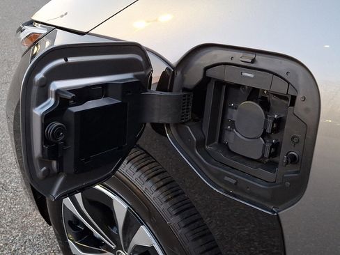 Certified 2025 Toyota bZ4X FWD image 30