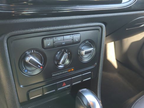 Used 2018 Volkswagen Beetle 2.0T S image 12