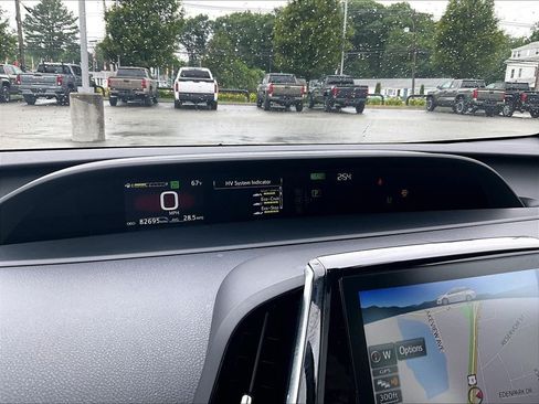 Used 2022 Toyota Prius Prime XLE FWD image 25