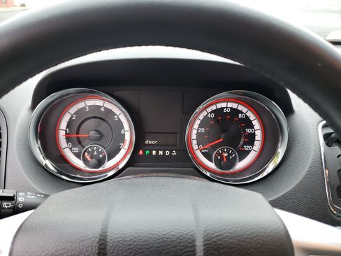 Used 2015 Dodge Grand Caravan SE w/ Quick Order Package 29E SE image 16