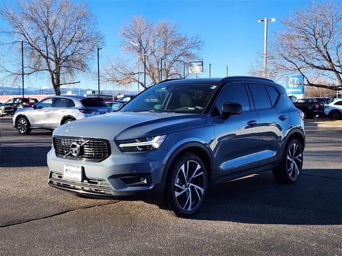 Used 2020 Volvo XC40 T5 R-Design w/ Protection Package Premier image 2