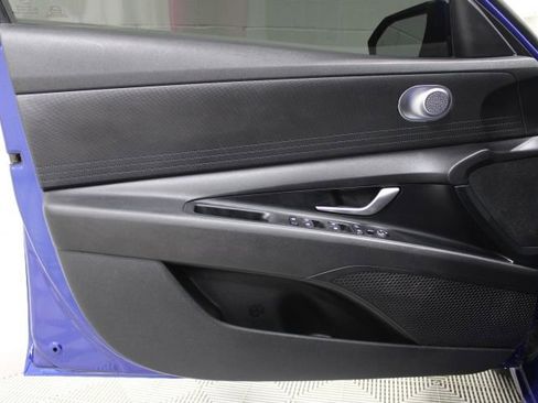 Used 2023 Hyundai Elantra SEL image 15