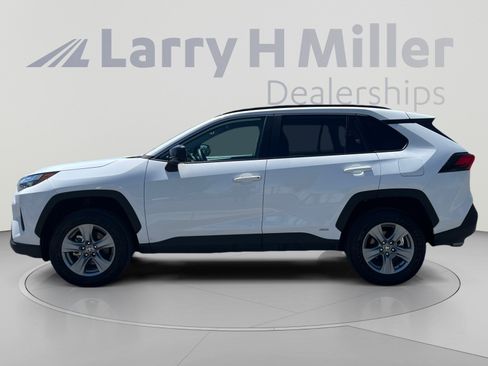 Used 2025 Toyota RAV4 LE AWD/4WD image 2