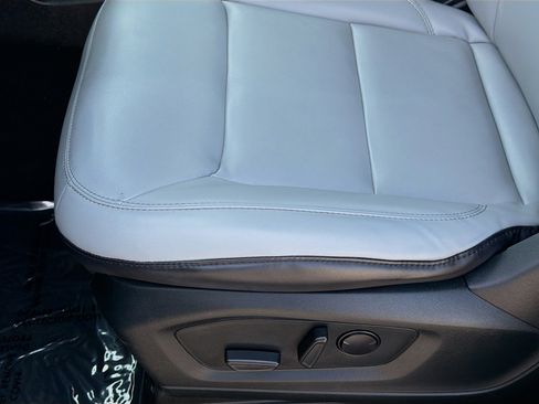 Used 2021 Ford Explorer XLT w/ Equipment Group 202A RWD image 15