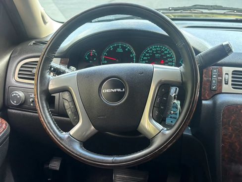 Used 2014 GMC Yukon Denali AWD/4WD image 29