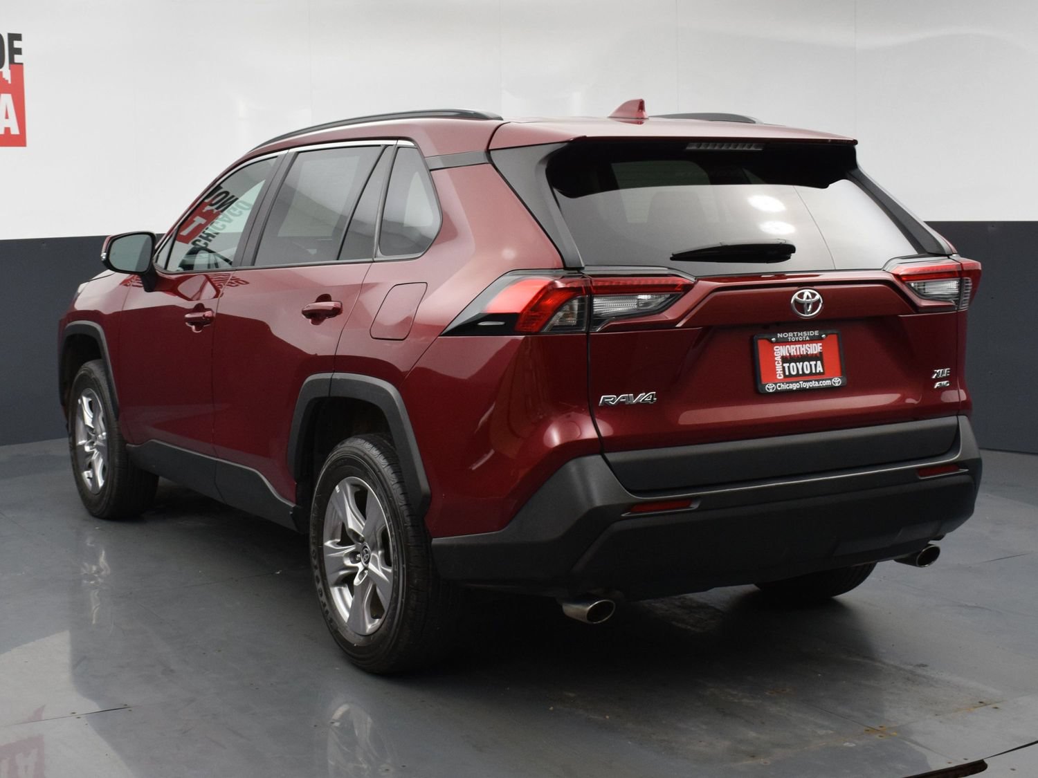Used 2022 Toyota RAV4 XLE w/ Convenience Package AWD/4WD image 3