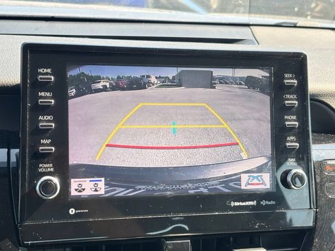 Used 2021 Toyota Camry XLE FWD image 12