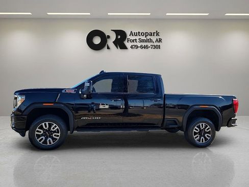 Used 2021 GMC Sierra 2500 AT4 w/ AT4 Premium Plus Package image 3