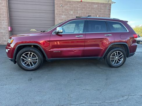 Used 2018 Jeep Grand Cherokee Limited image 21