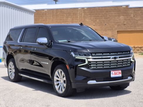 Used 2022 Chevrolet Suburban Premier w/ Max Trailering Package AWD/4WD image 3