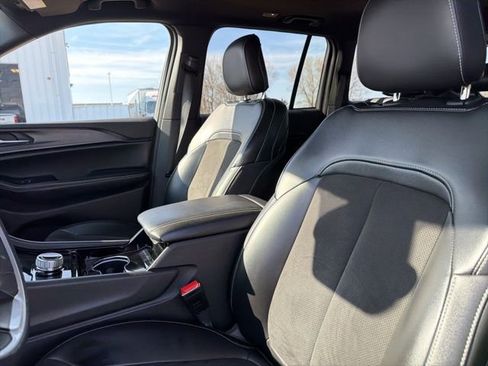 Used 2023 Jeep Grand Cherokee Altitude image 18