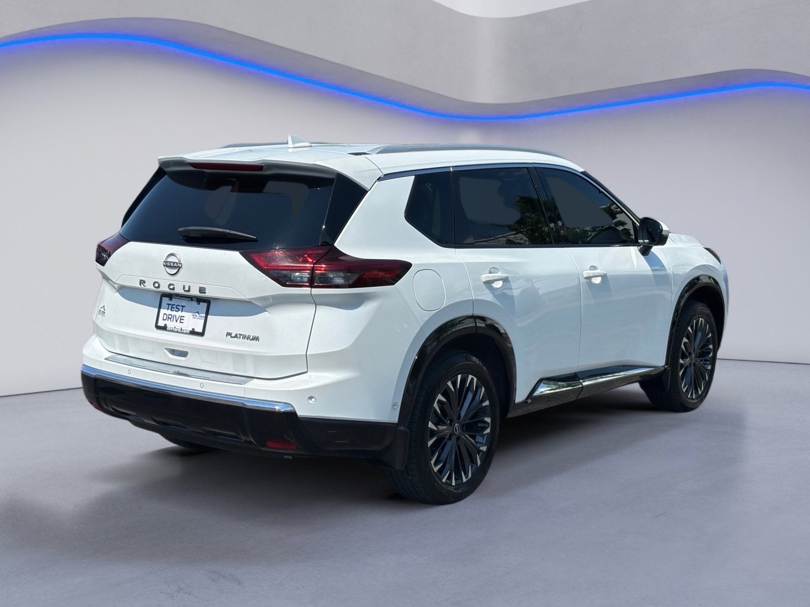 Used 2024 Nissan Rogue Platinum w/ Platinum Premium Package FWD image 6