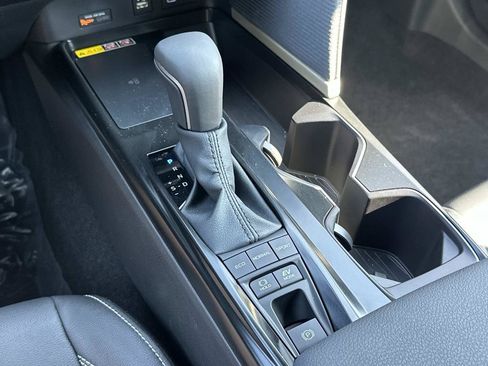 Used 2026 Toyota Camry SE FWD image 39