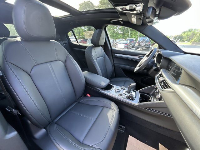 New 2026 Alfa Romeo Stelvio Sprint AWD/4WD image 15