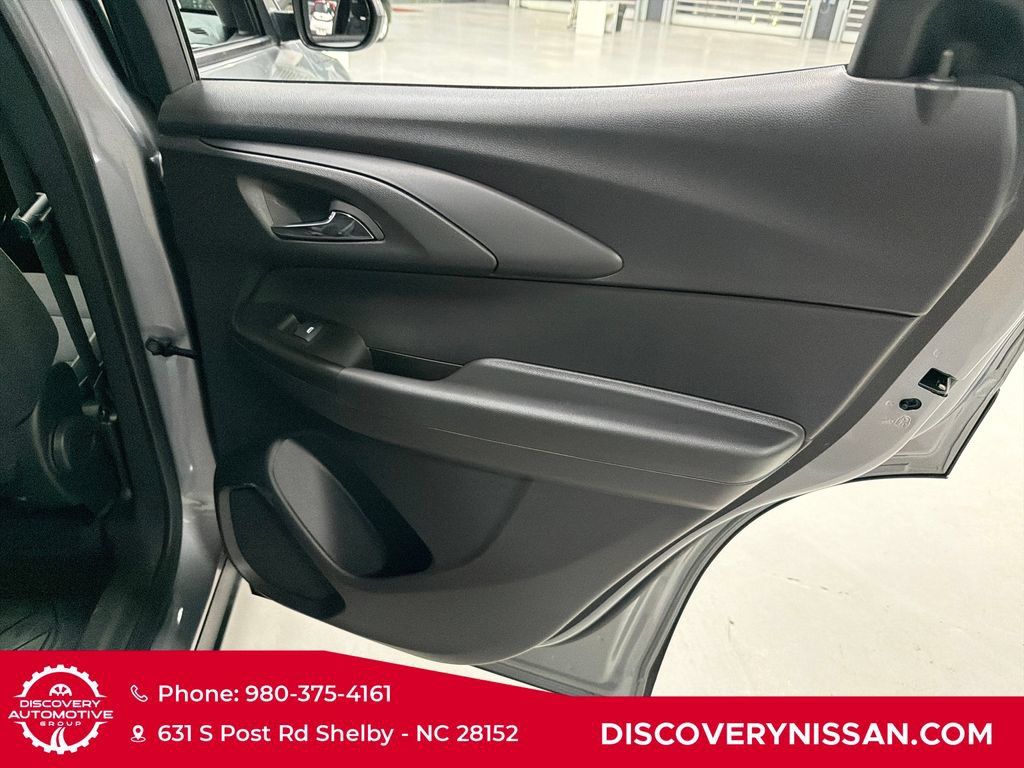Used 2024 Chevrolet TrailBlazer LT w/ Driver Confidence Package FWD image 35