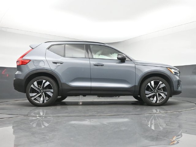 Used 2023 Volvo XC40 B5 Ultimate w/ Climate Package AWD/4WD image 17
