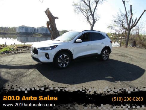Used 2024 Ford Escape Platinum AWD/4WD image 1