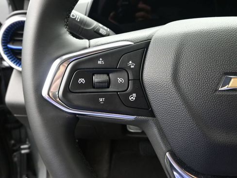Used 2025 Chevrolet Trax LT w/ LT Convenience Package FWD image 30