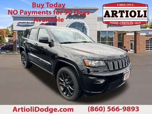 Certified 2022 Jeep Grand Cherokee Laredo X AWD/4WD image 1