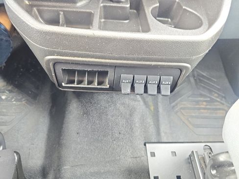 Used 2016 Ford Transit 250 130 Low Roof RWD image 29