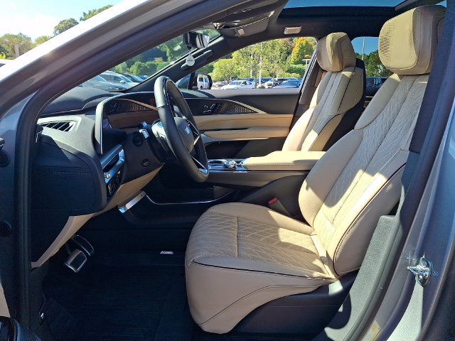 Used 2026 Cadillac Lyriq Signature Luxury w/ Nappa Leather Package AWD/4WD image 2