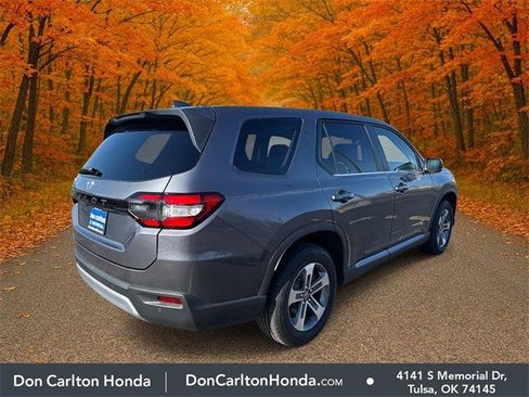 Used 2025 Honda Pilot EX-L image 4