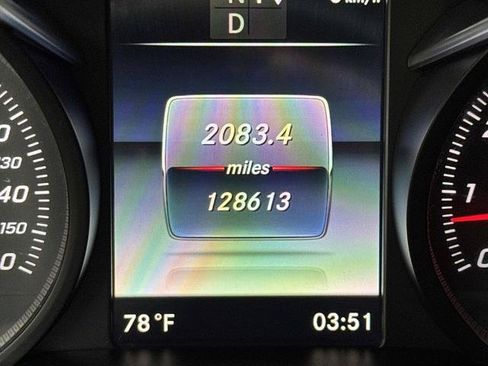 Used 2019 Mercedes-Benz GLC 300 w/ Premium Package image 28