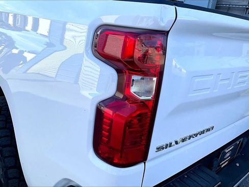 Used 2019 Chevrolet Silverado 1500 LT w/ Texas Edition image 26