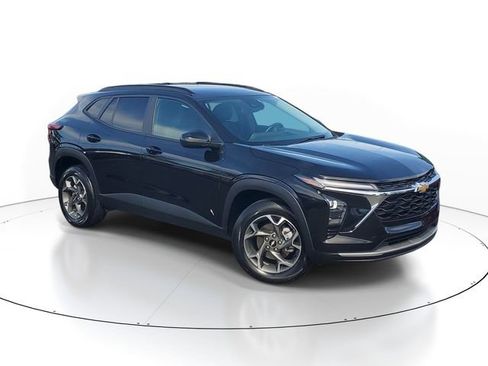 Certified 2024 Chevrolet Trax LT w/ Driver Confidence Package FWD image 30