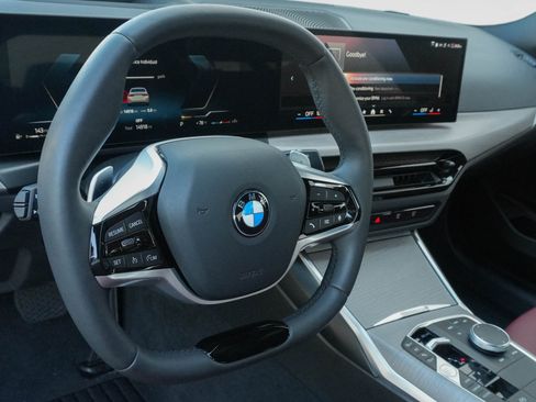 Certified 2025 BMW 330i Sedan RWD image 9