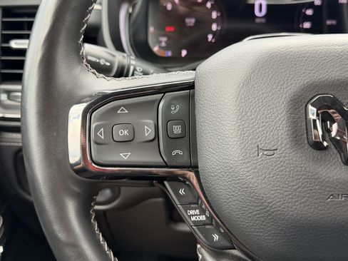 Used 2025 RAM 1500 Limited AWD/4WD image 17