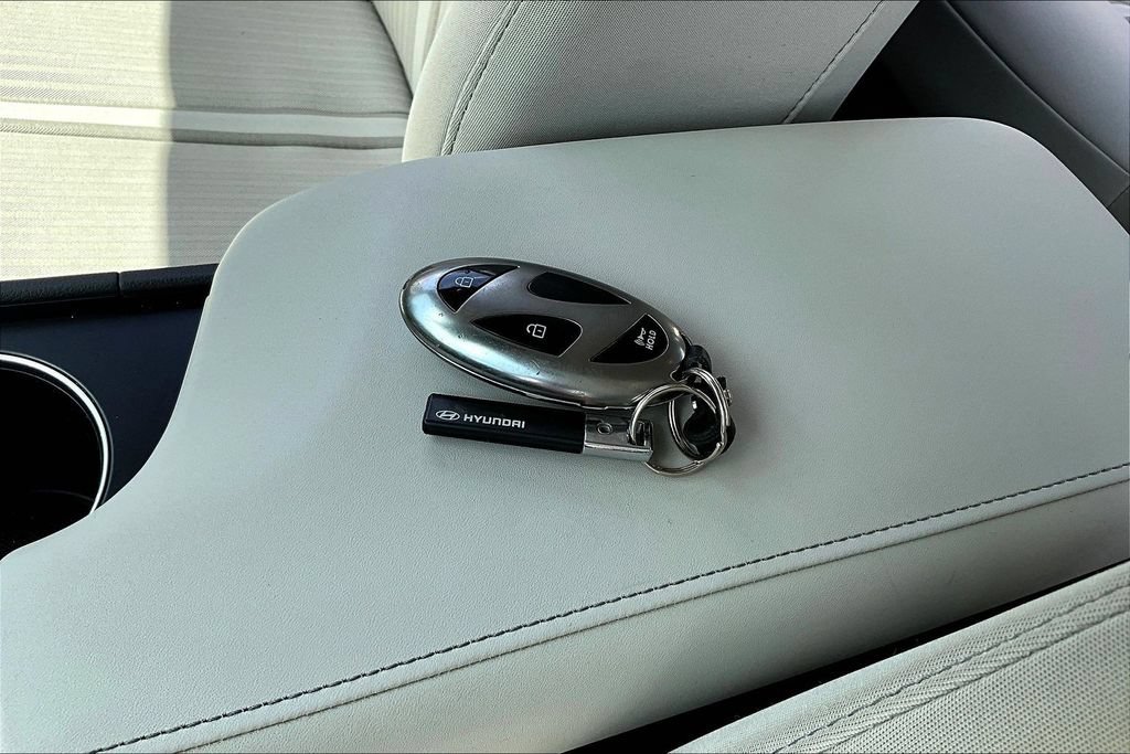 Used 2025 Hyundai Sonata SEL FWD image 35