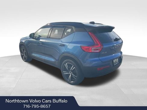 Used 2021 Volvo XC40 T5 R-Design w/ Advanced Package image 3