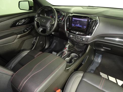 Used 2023 Chevrolet Traverse RS image 42