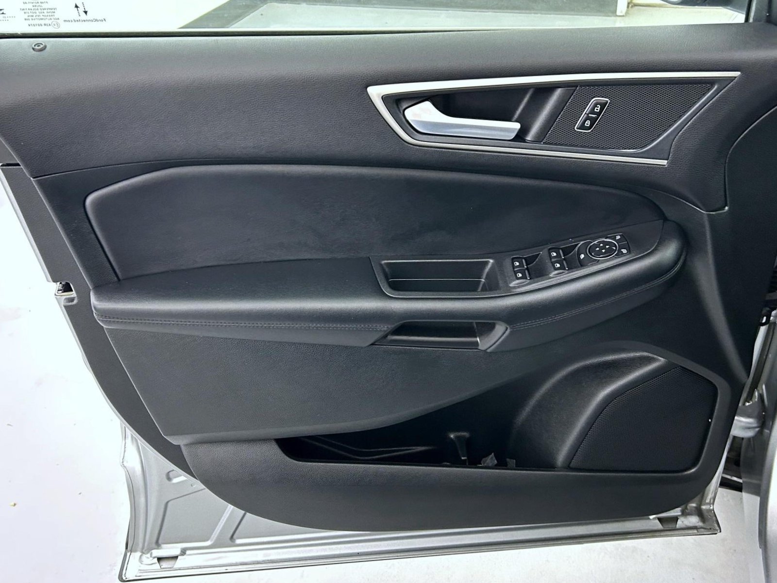 Used 2023 Ford Edge SEL w/ Convenience Package AWD/4WD image 9