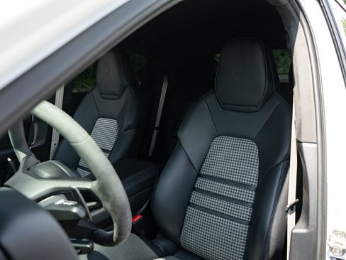 Used 2024 Porsche Cayenne S AWD/4WD image 29