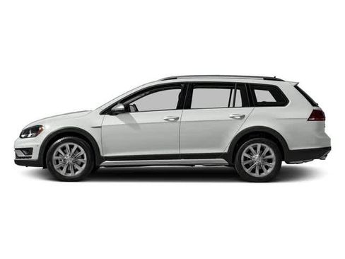 Used 2017 Volkswagen Golf Alltrack SE AWD/4WD image 3