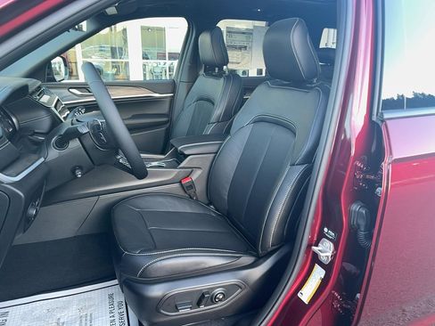 New 2026 Jeep Grand Cherokee Limited image 15