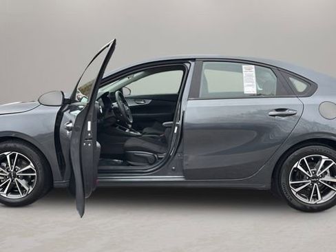 Used 2023 Kia Forte LXS image 13