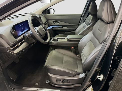 Used 2024 Nissan Ariya AWD image 13