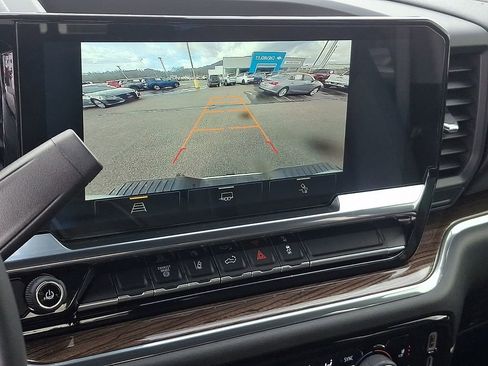 Used 2024 Chevrolet Silverado 3500 LT w/ Convenience Package image 18