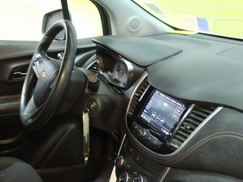 Used 2020 Chevrolet Trax LS w/ LPO, Cargo Package image 10