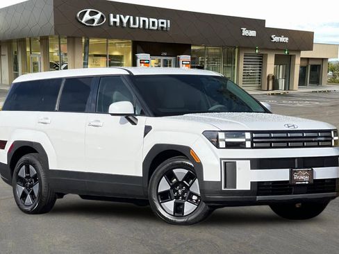 New 2026 Hyundai Santa Fe SE image 2