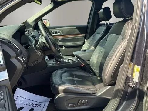 Used 2017 Ford Explorer Limited w/ Equipment Group 301A FWD image 21