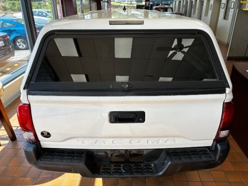 Used 2021 Toyota Tacoma SR RWD image 8