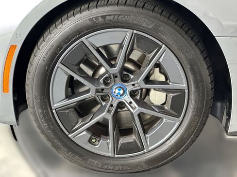 Used 2023 BMW i4 eDrive40 w/ Premium Package RWD image 13