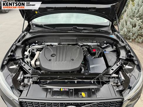 Used 2025 Volvo XC60 B5 Plus image 16